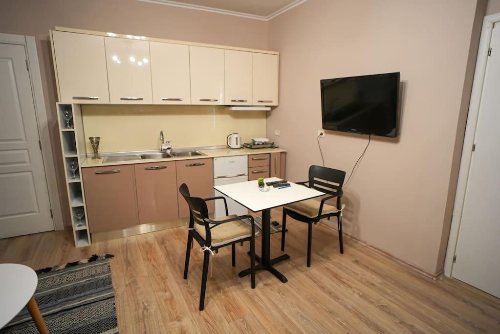 Grandpa House - Studio App.2 Tirana Bagian luar foto